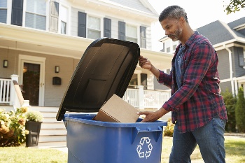 man who knows who easy it is to recycle